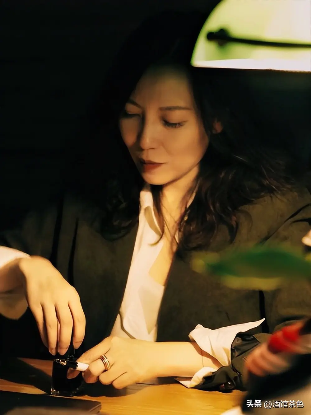 何勇前妻是她，北大才女顶级编导，如今前夫去世，她再婚生双胞胎