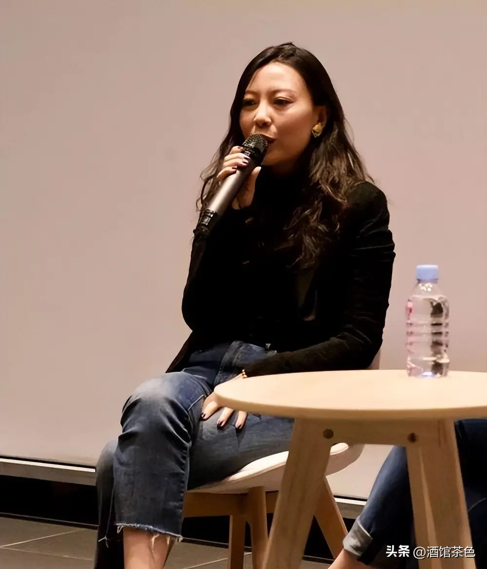 何勇前妻是她，北大才女顶级编导，如今前夫去世，她再婚生双胞胎