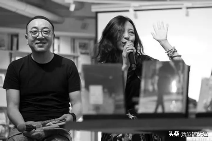 何勇前妻是她，北大才女顶级编导，如今前夫去世，她再婚生双胞胎