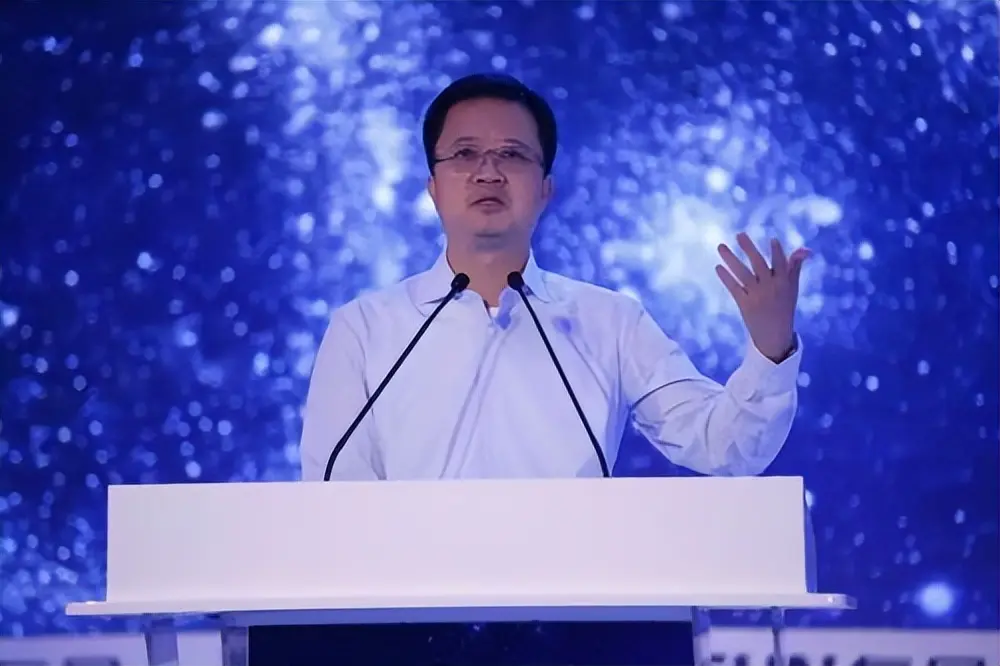 为赵长鹏求情，和上海首富平起平坐，在新加坡自立门户，身价90亿