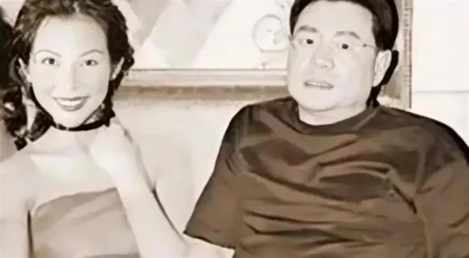 "你老婆陪了刘銮雄6年，你真的不介意吗"