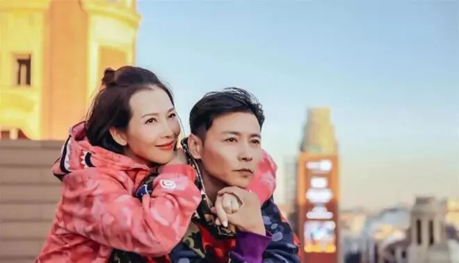 "你老婆陪了刘銮雄6年，你真的不介意吗"