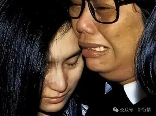 赌王女儿何超琼爆出张国荣往事 大为震撼