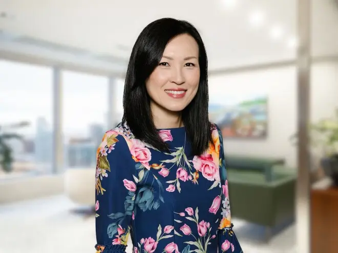 多伦多妹子13岁移民加拿大！纽约梦碎，转行逆袭成金融高管