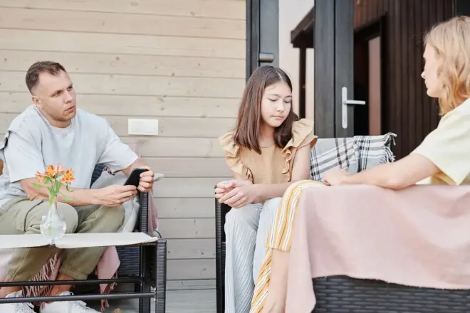 孩子上高中，每周该给多少零用钱？看看加拿大家长怎么说