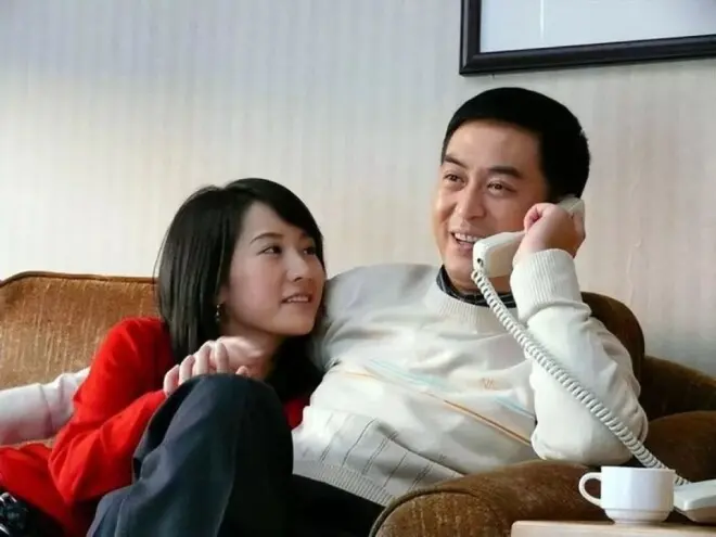 李念和14岁大女儿同框跳舞，气质一甜一冷姐妹花
