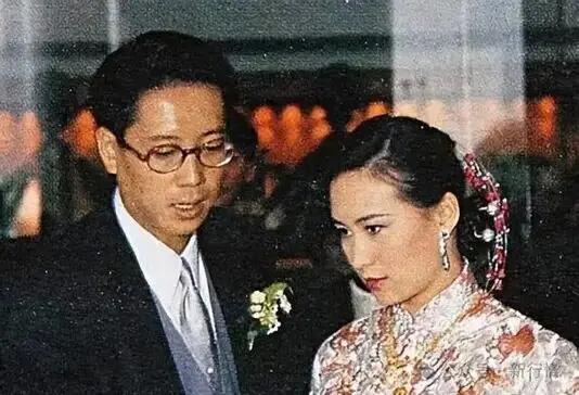 赌王女儿何超琼爆出张国荣往事 大为震撼