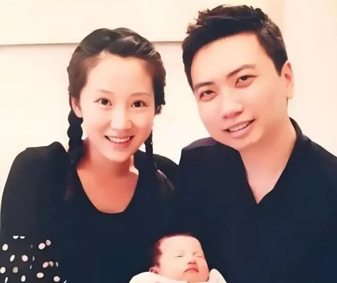 李念和14岁大女儿同框跳舞，气质一甜一冷姐妹花