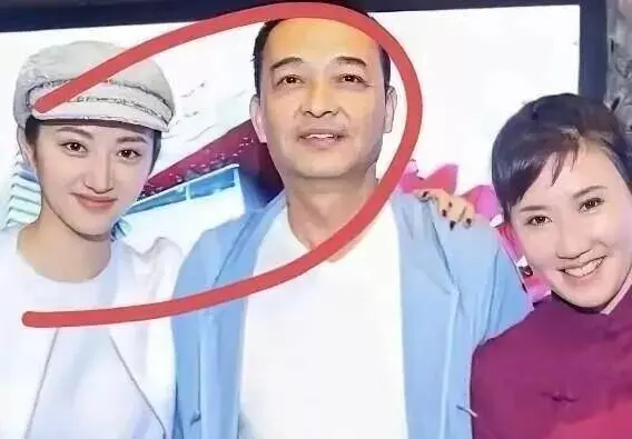 景甜节目中透露父母常年争吵,她事业有成后,母亲提离婚