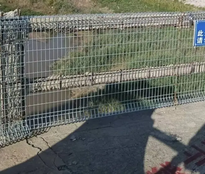 山东一大桥桥板脱落，1人坠亡