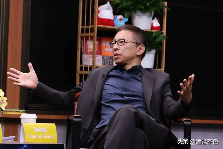张朝阳身价亿万，62岁却仍未婚，弟弟早已出家，未来家产谁继承？