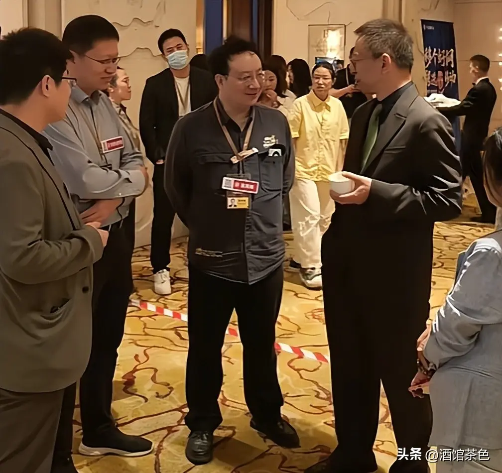 张朝阳身价亿万，62岁却仍未婚，弟弟早已出家，未来家产谁继承？