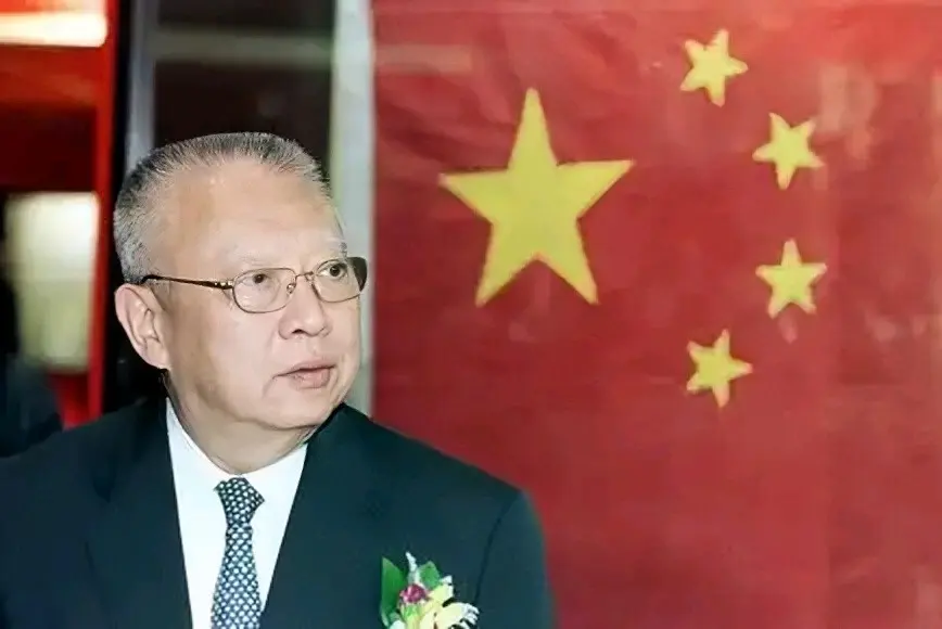 香港首任特首董建华逝世：一生胸怀家国，开创香江历史新局面。