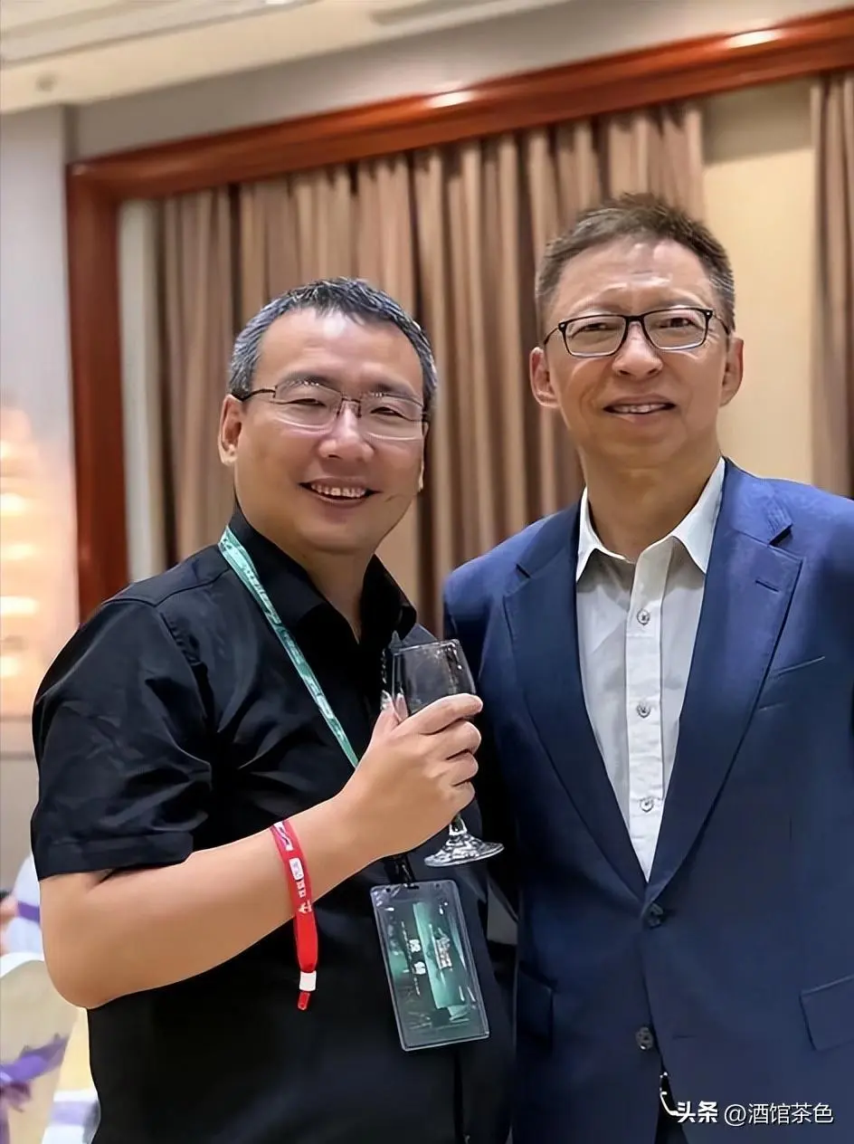 张朝阳身价亿万，62岁却仍未婚，弟弟早已出家，未来家产谁继承？