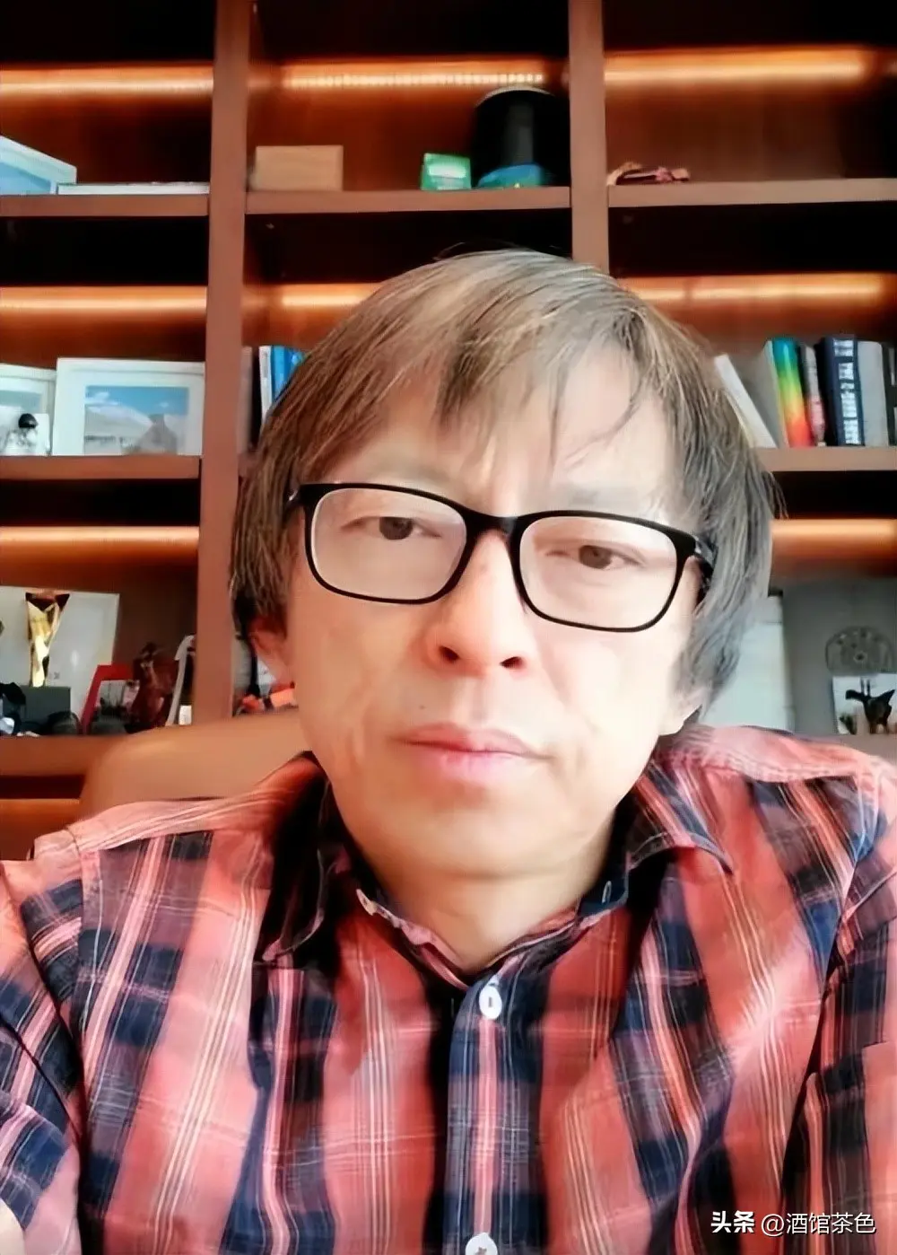 张朝阳身价亿万，62岁却仍未婚，弟弟早已出家，未来家产谁继承？