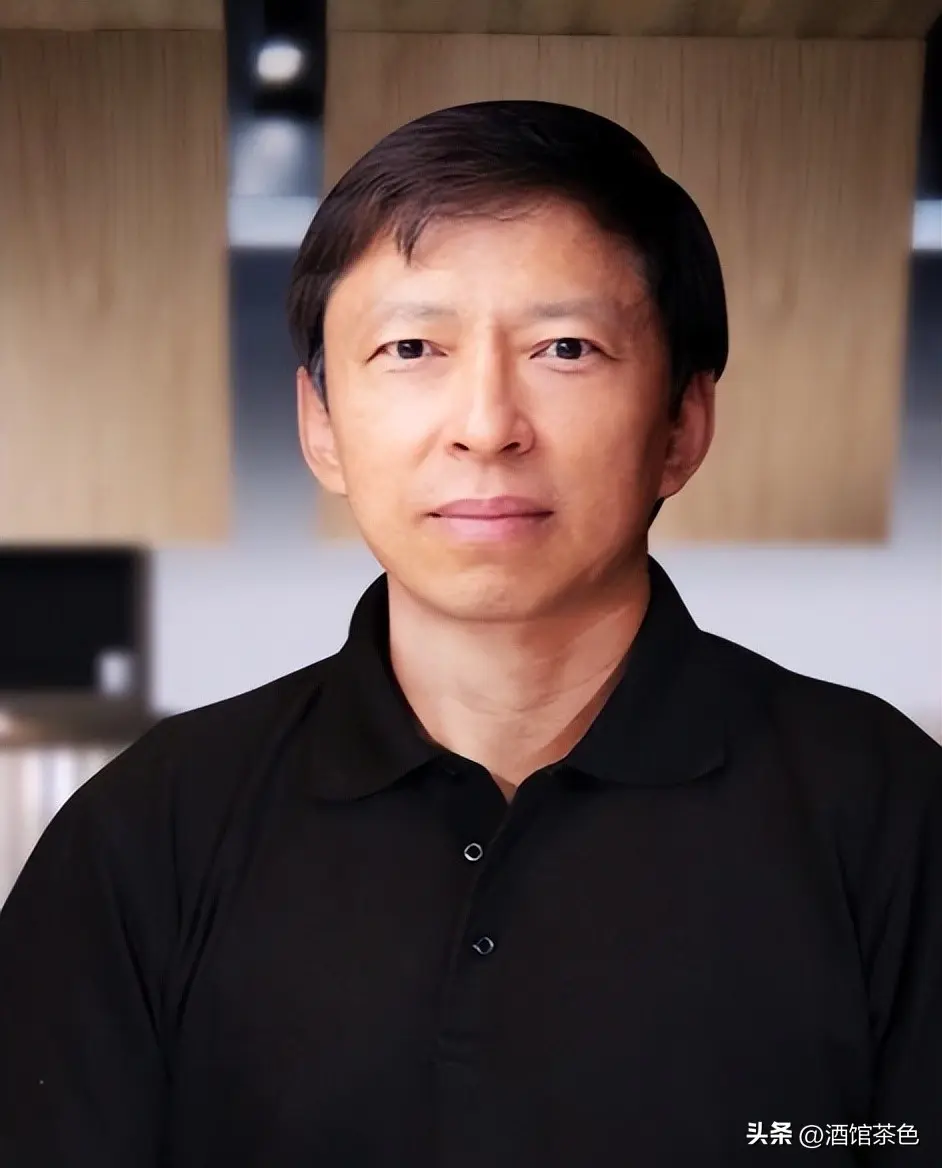 张朝阳身价亿万，62岁却仍未婚，弟弟早已出家，未来家产谁继承？