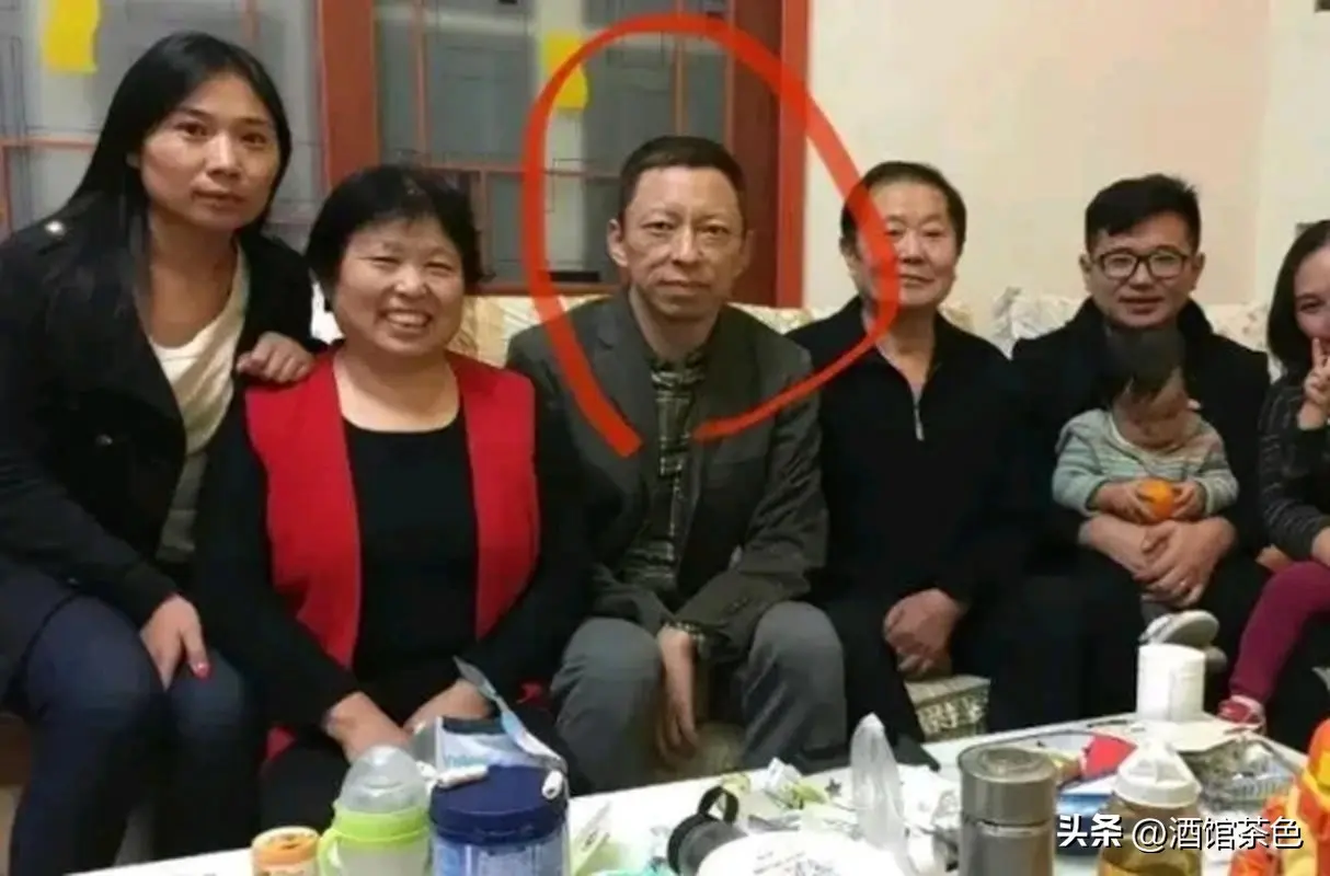 张朝阳身价亿万，62岁却仍未婚，弟弟早已出家，未来家产谁继承？