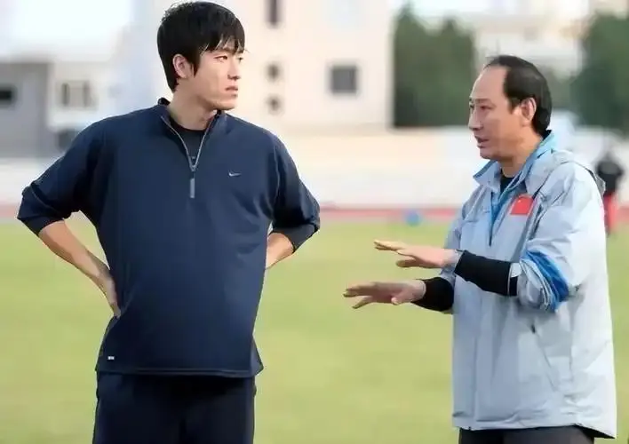 刘翔恩师现状：住上海，两省都发工资，每日2包烟，70岁身体硬朗
