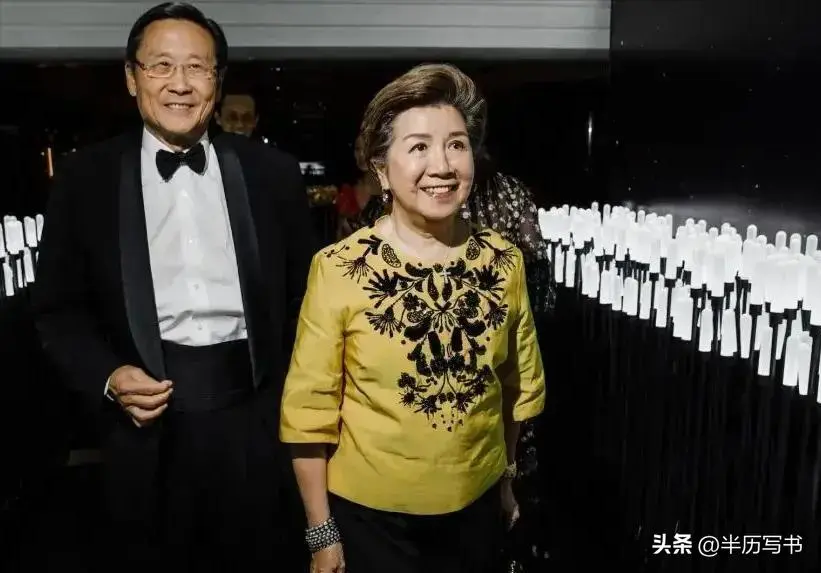 他曾是董建华头号劲敌，在政商界大杀四方，却一生都没能当选特首