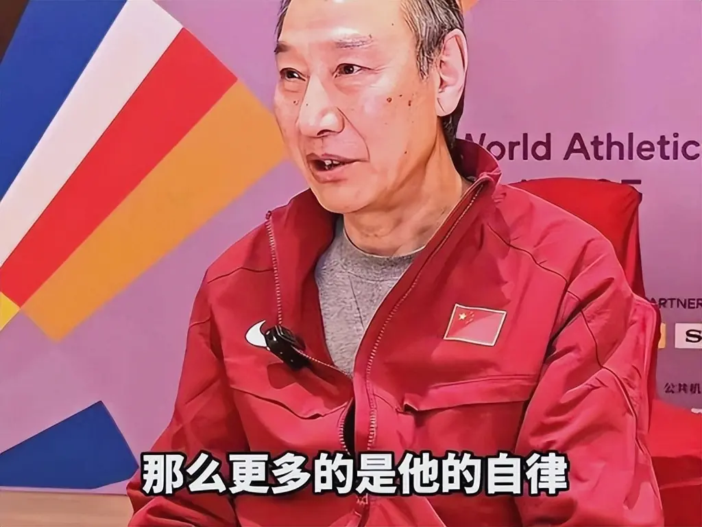 刘翔恩师现状：住上海，两省都发工资，每日2包烟，70岁身体硬朗