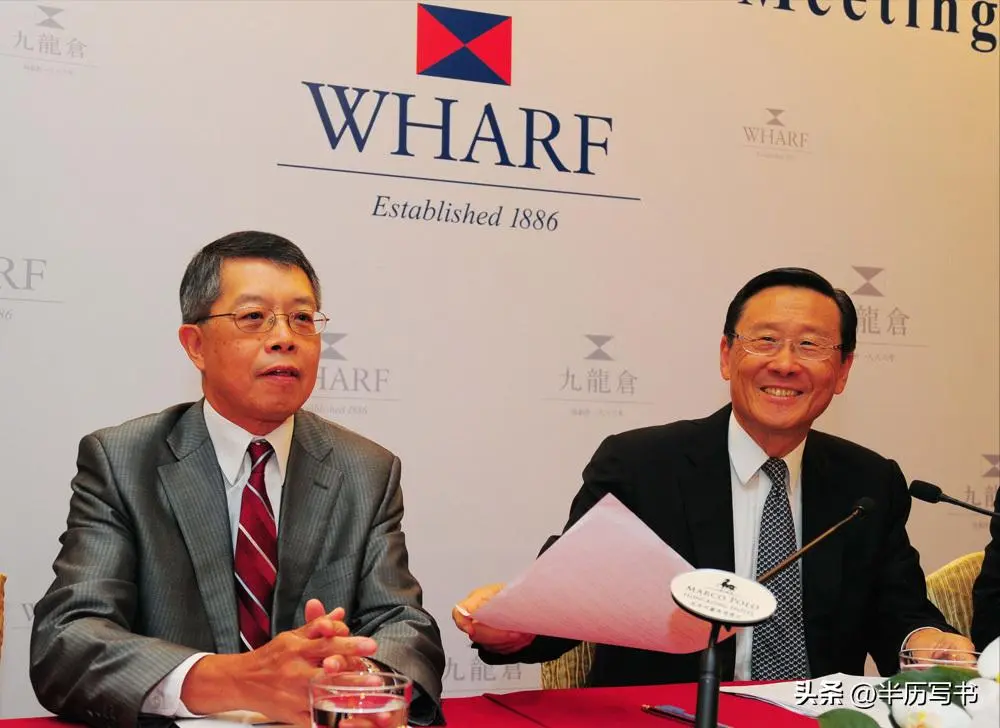 他曾是董建华头号劲敌，在政商界大杀四方，却一生都没能当选特首