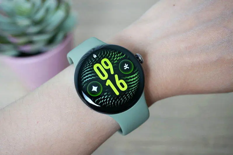 Pixel Watch 5实测亮点 Gemini助理反应更快 健康管理也有AI帮你把关