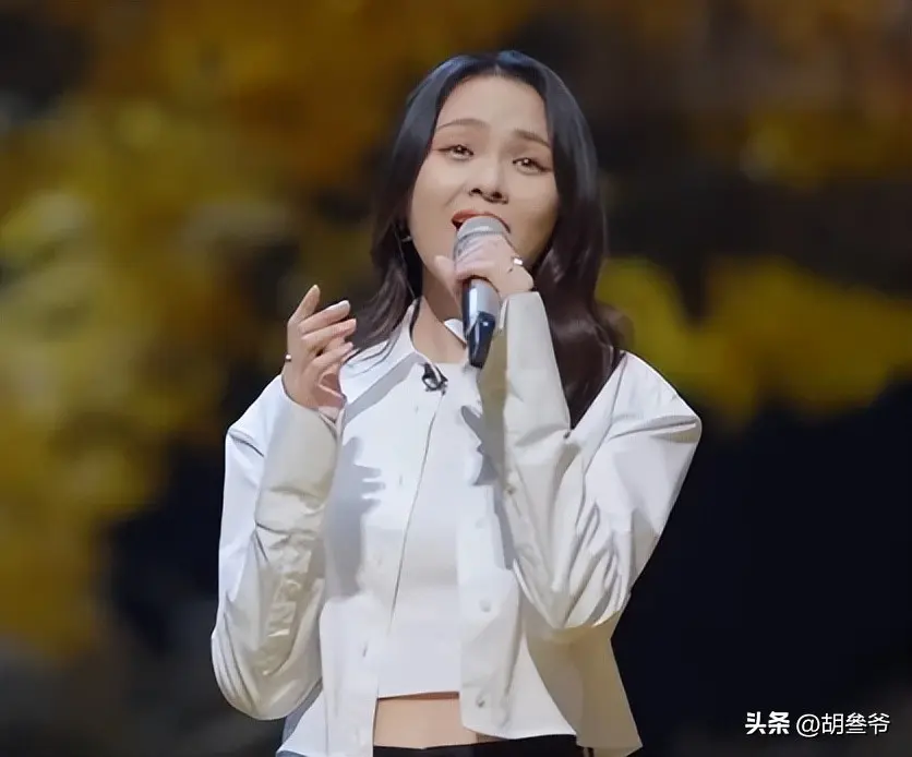 龚爽追悼会：阎维文哭到眼肿，司马南、张韶涵送别，丈夫挽联泪目