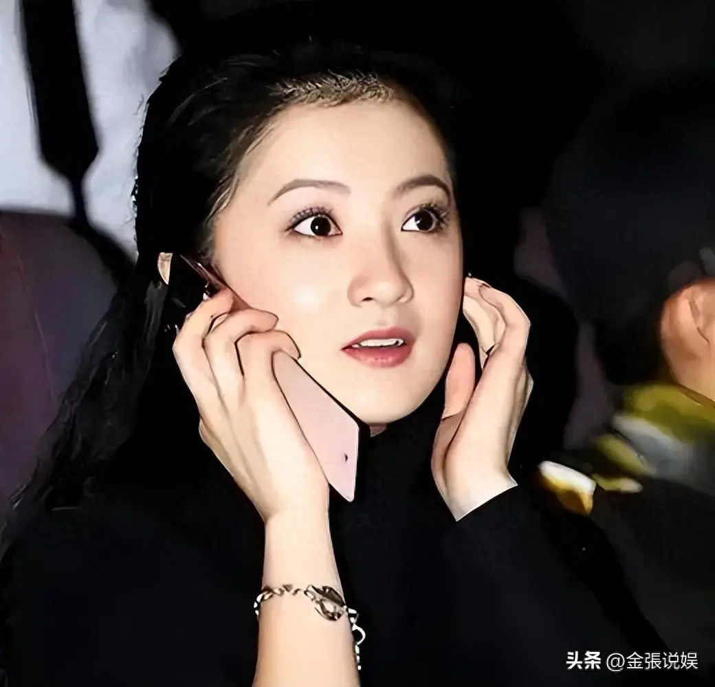 “小婉君”金铭45岁现状：个子太矮事业受挫，住北京豪宅不婚不育