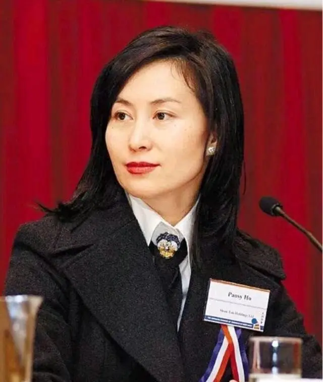 何超琼自曝家族秘闻 怪不得64岁仍未再婚生子