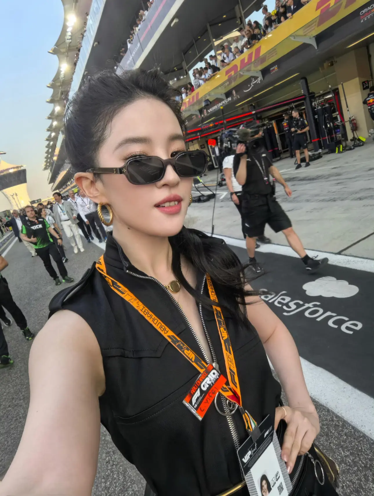不查不知道，一查吓一跳，身价上亿的刘亦菲，私下的生活壕到离谱