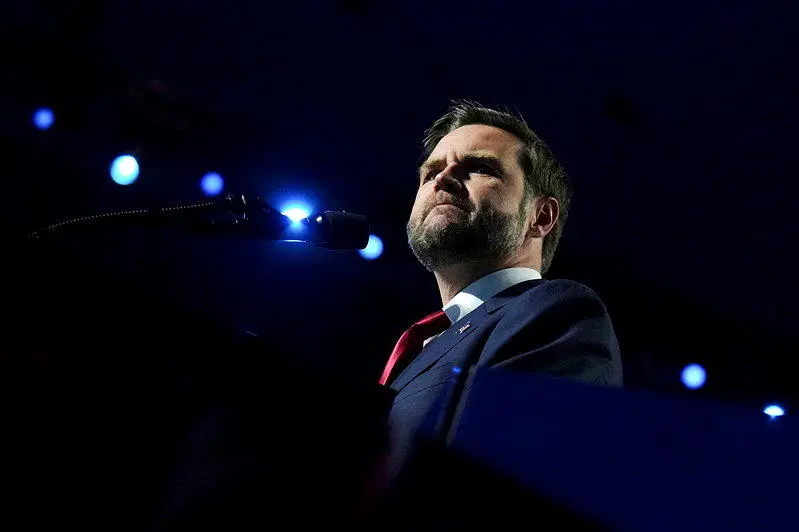 范斯表面称美伊不算战争 纽时：私下致电指挥官得知严峻情势
