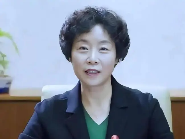 青海女高官：满屋子全是金条 办案人员数到手抖