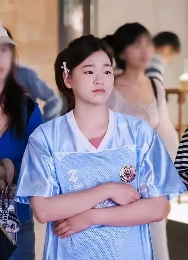 全红婵变瘦变美了！普通话更标准，头发又长又直