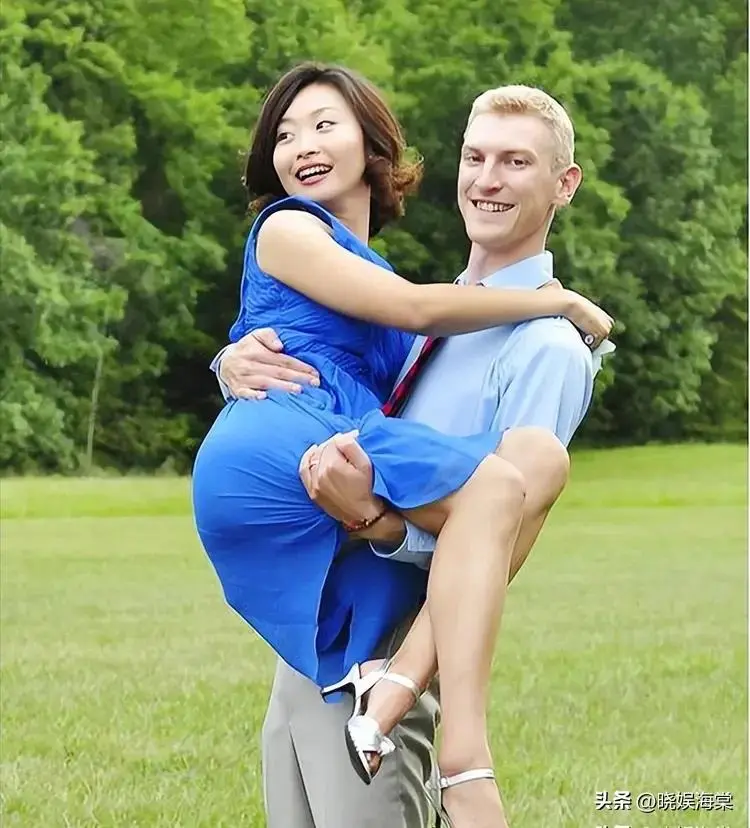 为娶敬一丹女儿，英国小伙舍弃高薪定居北京，跨国婚姻也曾遇危机