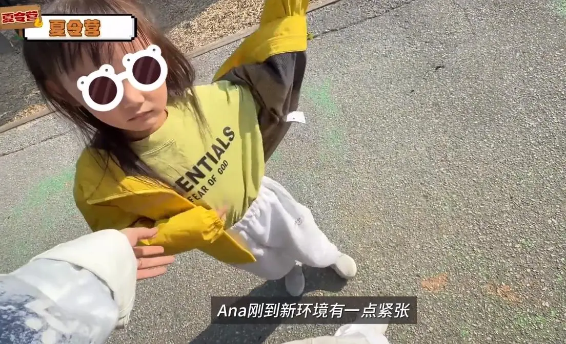 苗苗分享一家人在温哥华生活，住的是别墅，只带老大老二没带老三
