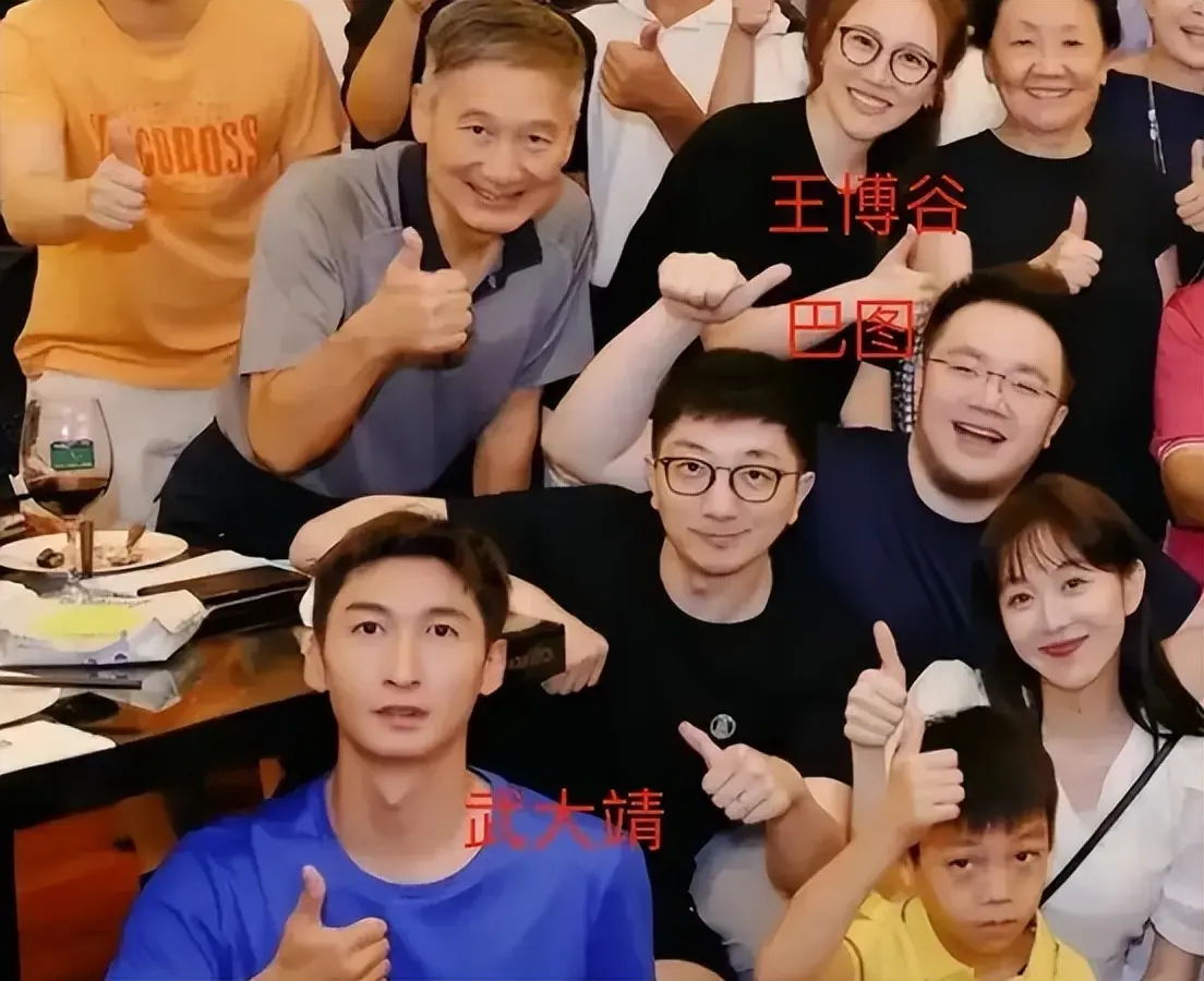 宋丹丹66大寿！亿元豪宅里全是鲜花气球，两个孙子陪着她，很幸福