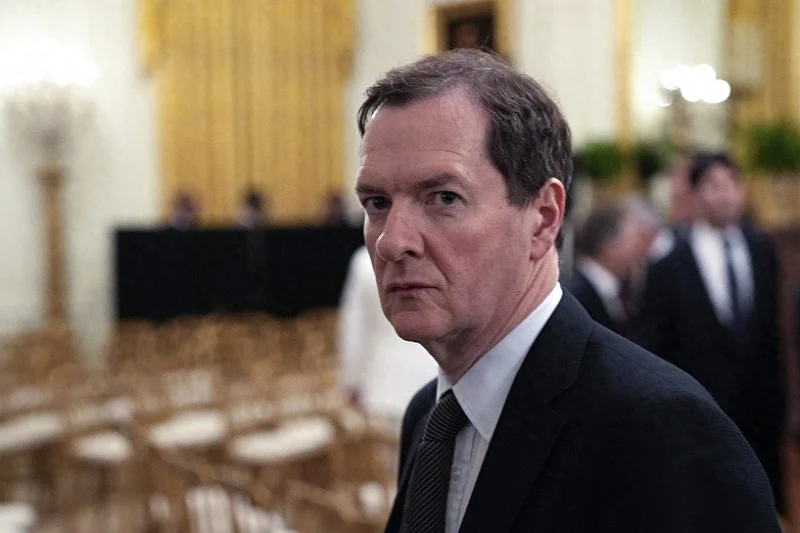 英国前财政大臣:脱欧后英国经济“断崖式下滑”