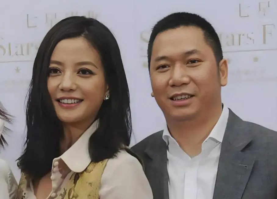 比没钱更糟糕！封杀5年赵薇近况曝光，经济状况被扒，她再难翻身