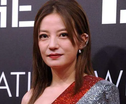 比没钱更糟糕！封杀5年赵薇近况曝光，经济状况被扒，她再难翻身