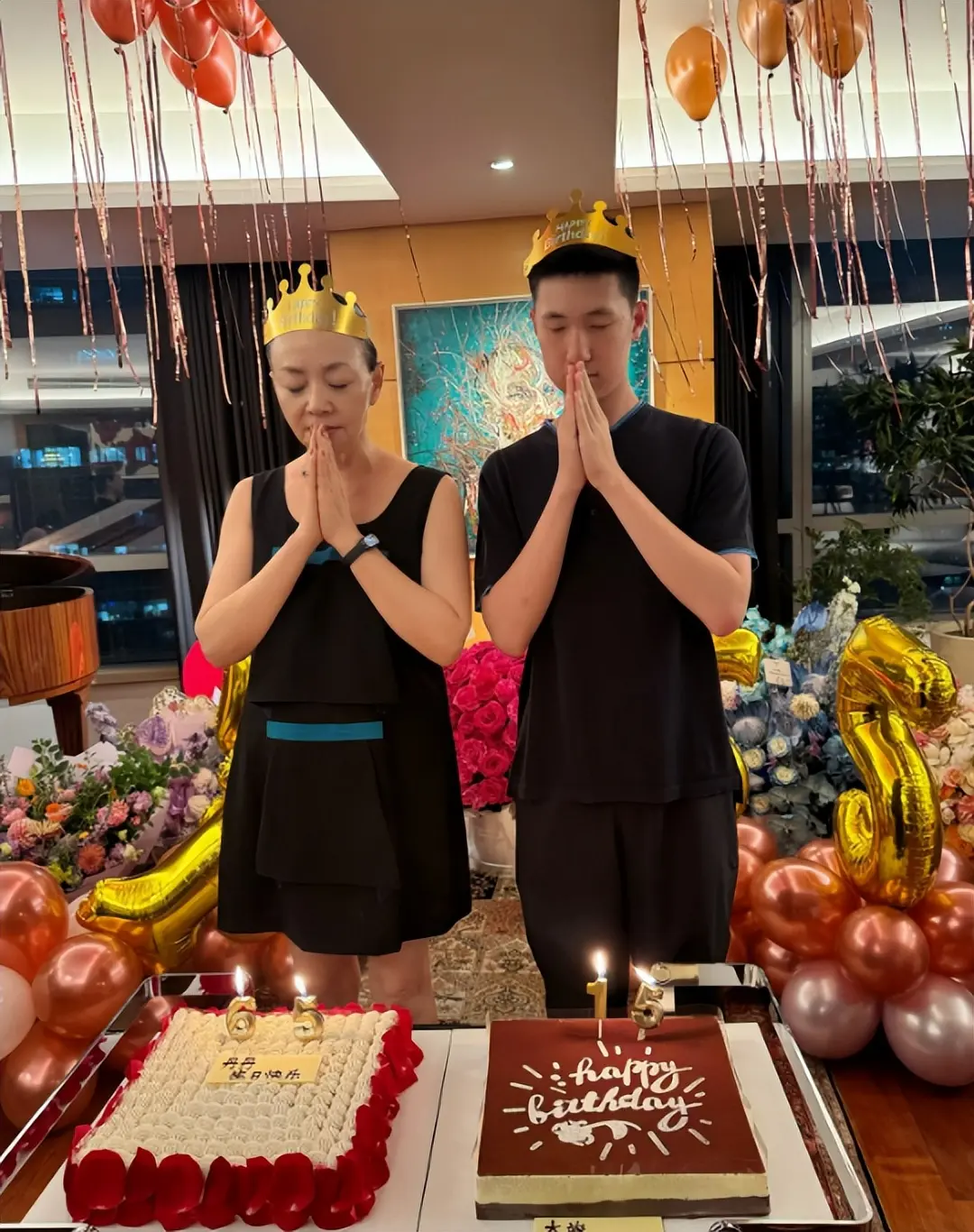 宋丹丹66大寿！亿元豪宅里全是鲜花气球，两个孙子陪着她，很幸福
