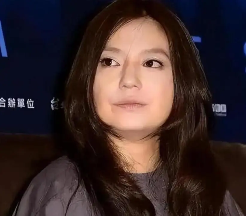 比没钱更糟糕！封杀5年赵薇近况曝光，经济状况被扒，她再难翻身