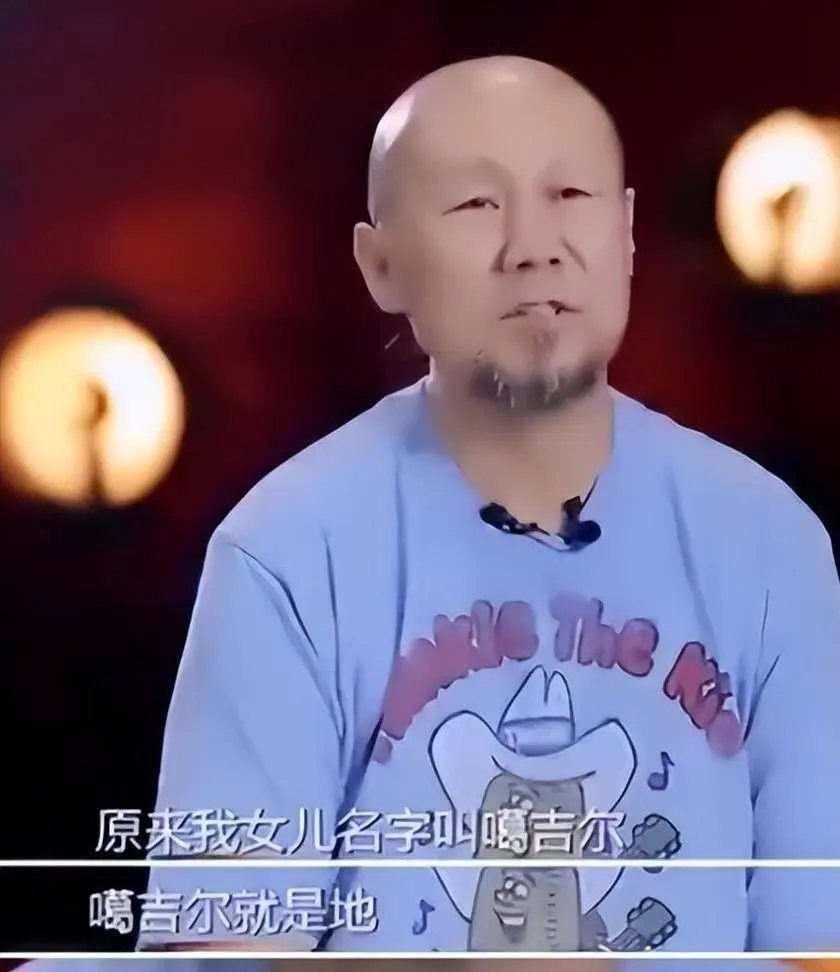 66岁腾格尔晚年生活曝光：定居北京独栋别墅，坚持戒酒十六年，把老来得子儿子宠成宝