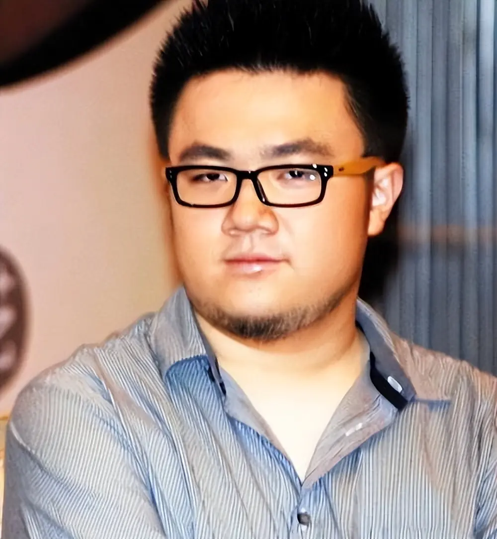 宋丹丹66大寿！亿元豪宅里全是鲜花气球，两个孙子陪着她，很幸福