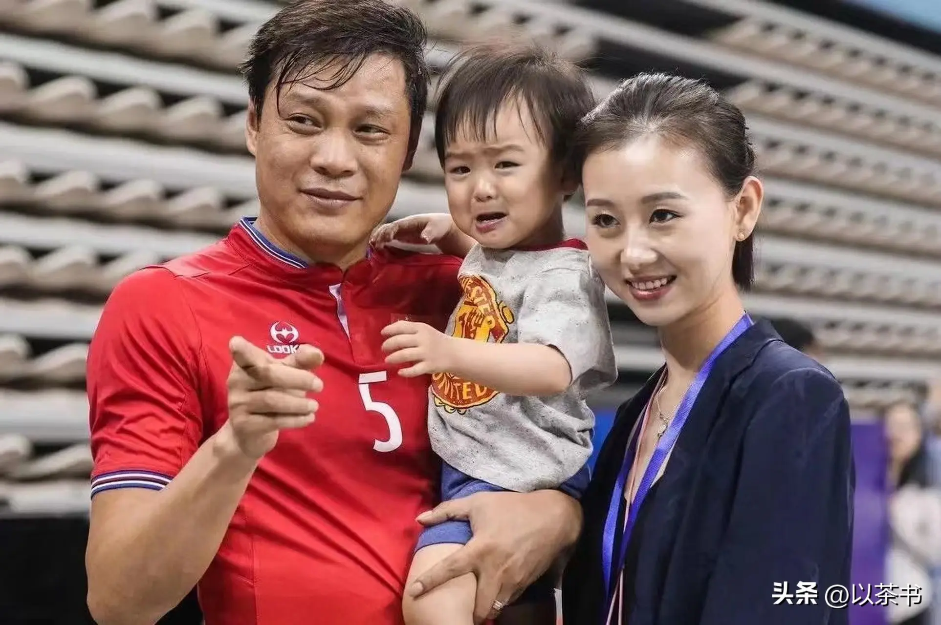 与范志毅离婚后，如今的她嫁英国人生俩儿子，与女儿范斯晶常联系