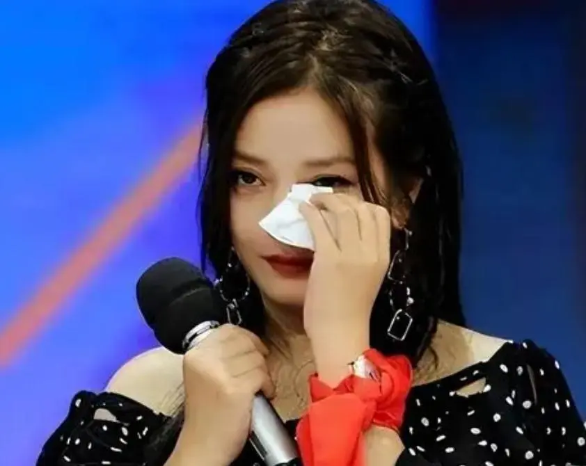 比没钱更糟糕！封杀5年赵薇近况曝光，经济状况被扒，她再难翻身