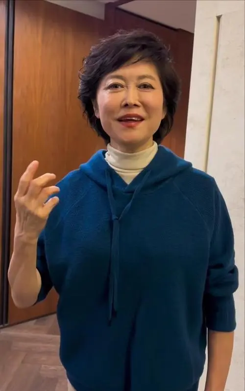 好友曝敬一丹生病过程：挺过18天凶险期，会自主呼吸，差一步能醒
