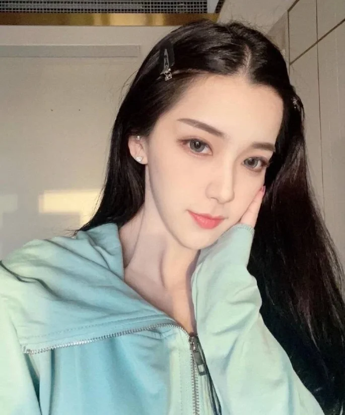 顶流网红消失3个月 留美现状惊呆所有人…