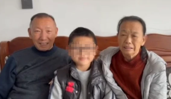 “孙子非亲生案”明日再审听证 家属含泪:愿哥哥无欺骗,无委屈