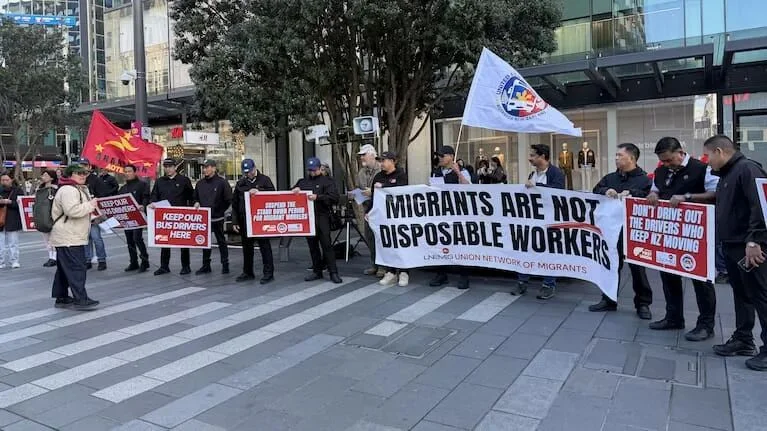 “滚回你来的地方”华人在新西兰街头遭辱骂 路人反应让人意外