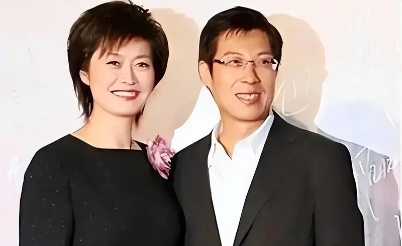 敬一丹病逝后 亿万资产的丈夫处境曝光 恩爱41年私下却分得很清